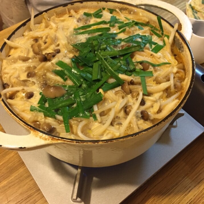 もやしたっぷり 節約味噌煮込みうどん鍋 レシピ 作り方 By みっふぃ1133 楽天レシピ もやしたっぷり 節約味噌煮込みうどん鍋 レシピ 作り方 By みっふぃ1133 楽天レシピ